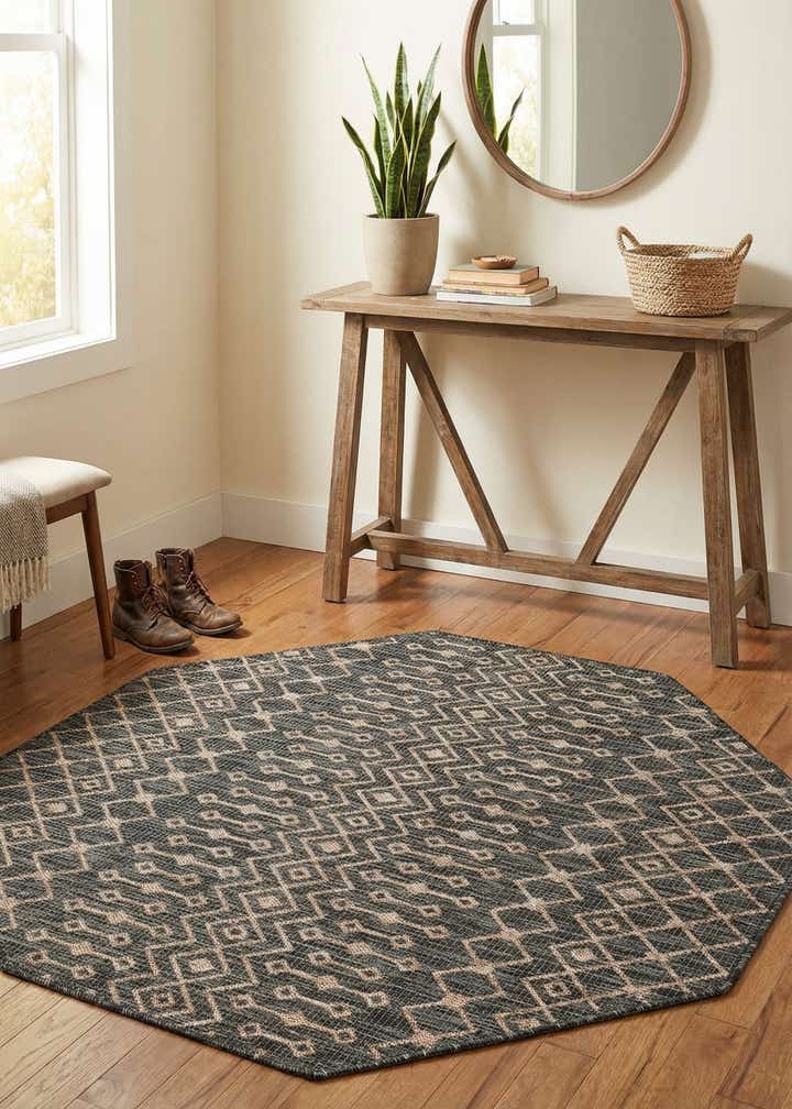 5' 3 x 5' 3 Easy-Clean Trellis Indoor / Outdoor Octagon Rug