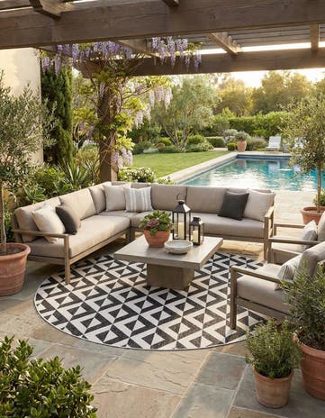 13' x 13' Easy-Clean Jill Zarin Indoor / Outdoor Round Rug