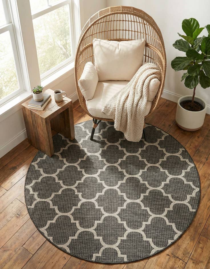 Detail image of  6' x 6'  Washable Lattice Indoor / Outdoor Round Rug