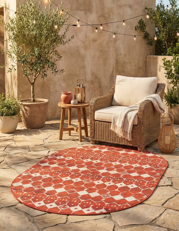 Detail image of  5' 3 x 8'  Washable Lattice Indoor / Outdoor Oval Rug