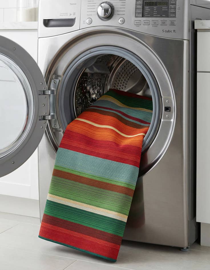 Detail image of 3' 3 x 5' 3  Washable Modern Indoor / Outdoor Rug