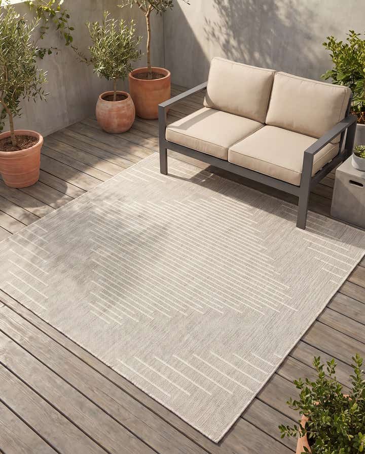 5' 3 x 5' 3 Easy-Clean Modern Indoor / Outdoor Square Rug