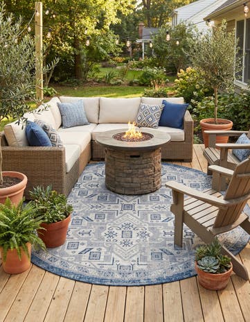 10' x 10' Easy-Clean Aztec Indoor / Outdoor Round Rug