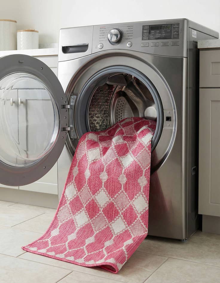 Detail image of  3' x 5' 3  Washable Lattice Indoor / Outdoor Rug