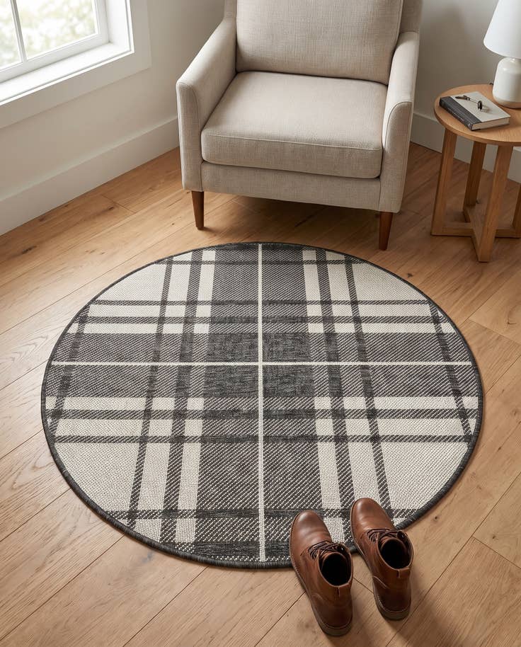 Detail image of 3' x 3' Easy-Clean Checkered Indoor / Outdoor Round Rug
