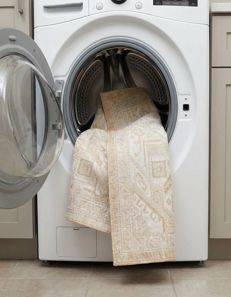 Detail image of  5' 3 x 8'  Washable Aztec Indoor / Outdoor Rug