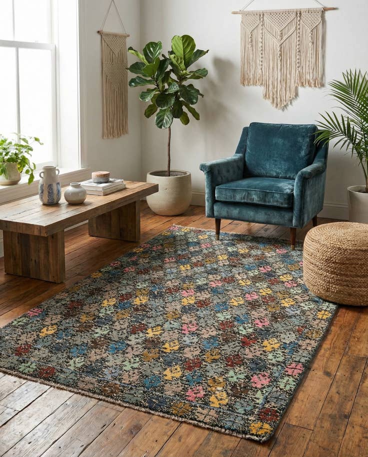 Detail image of 4' 1 x 6' Hand Knotted Darya Wool Rug