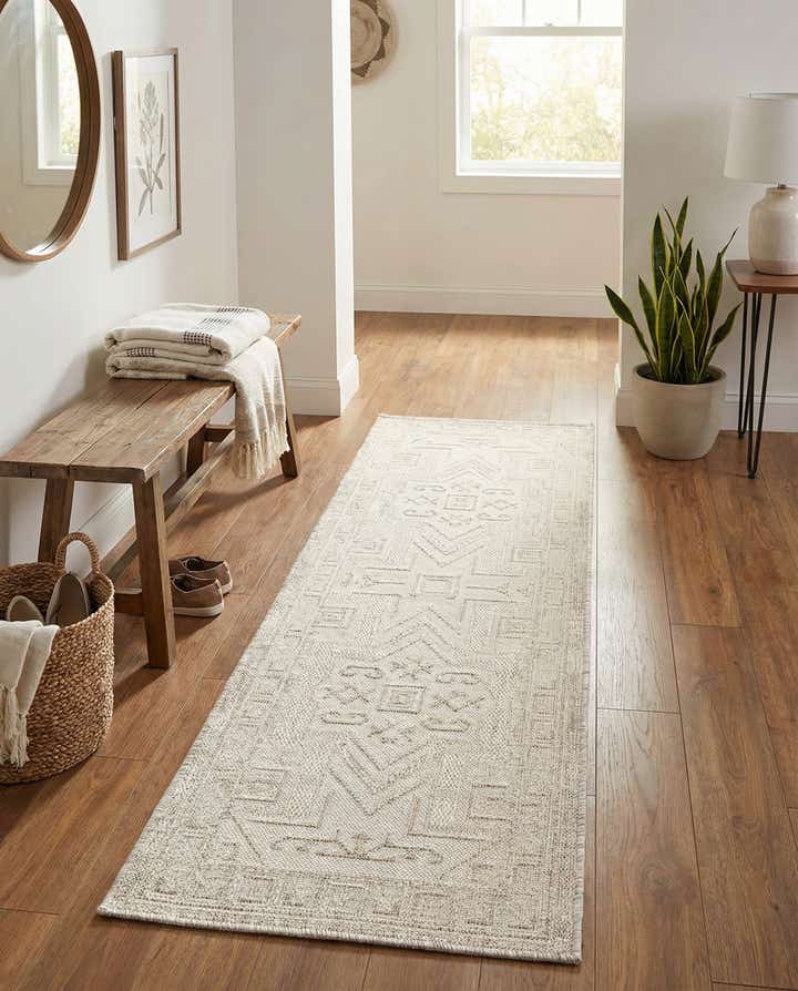 2' x 6' Easy-Clean Aztec Indoor / Outdoor Runner Rug