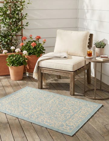 Light Blue Easy-Clean Botanical Indoor / Outdoor Rug