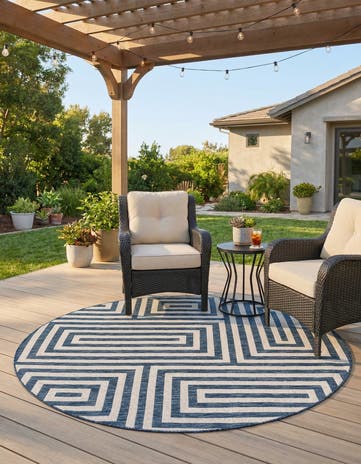 7' 10 x 7' 10 Easy-Clean Modern Indoor / Outdoor Round Rug