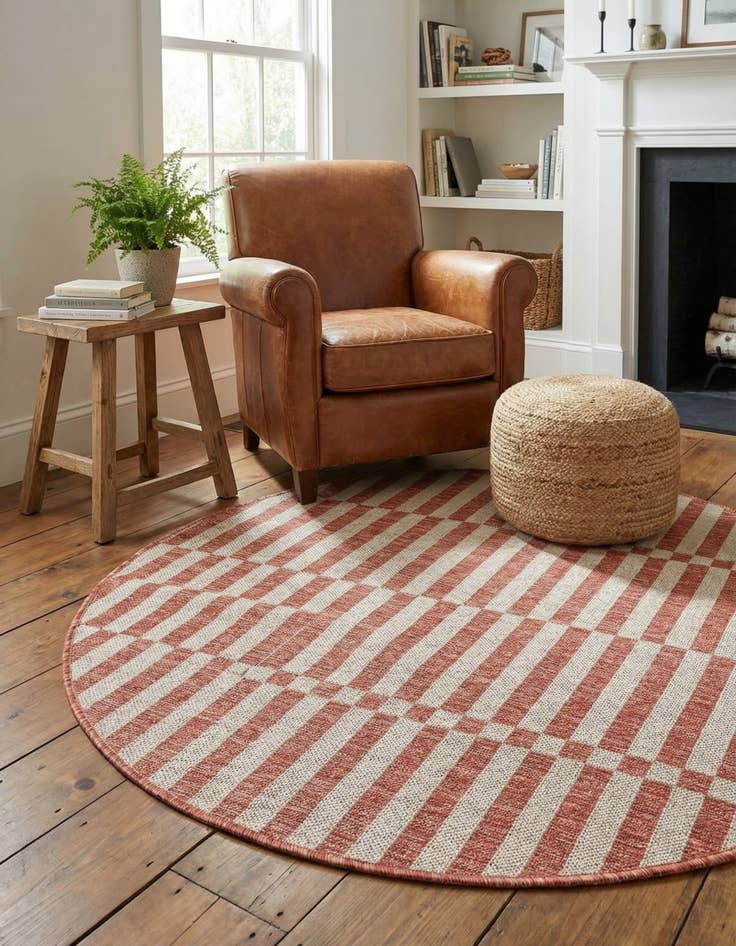 Detail image of 4' x 4'  Washable Striped Indoor / Outdoor Round Rug