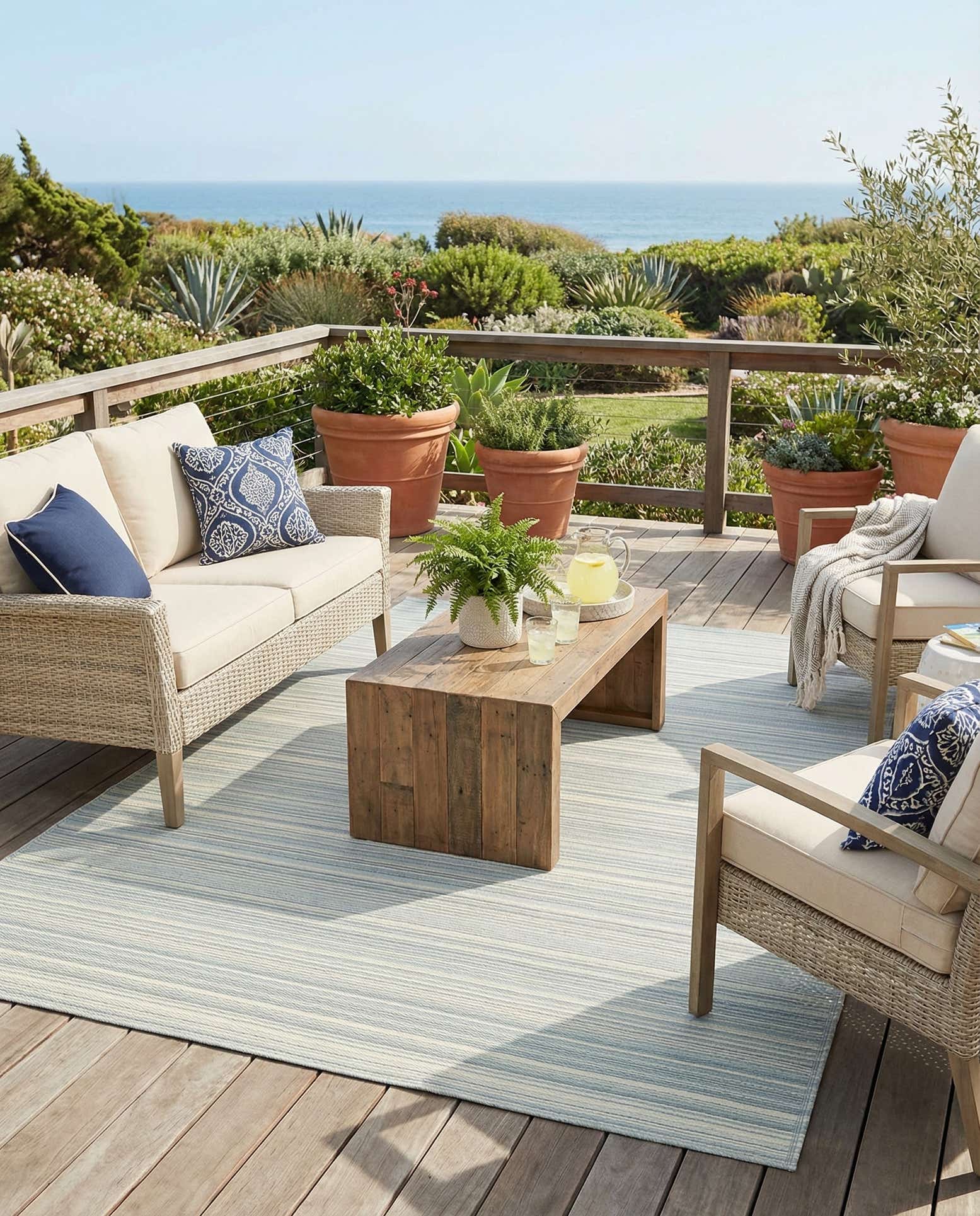 7' 10 x 10' Easy-Clean Vista Breeze Indoor / Outdoor Rug