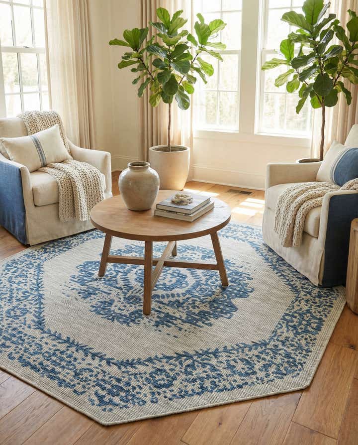 7' 10 x 7' 10 Easy-Clean Traditional Indoor / Outdoor Octagon Rug
