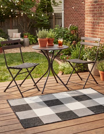 2' x 3' Easy-Clean Checkered Indoor / Outdoor Rug