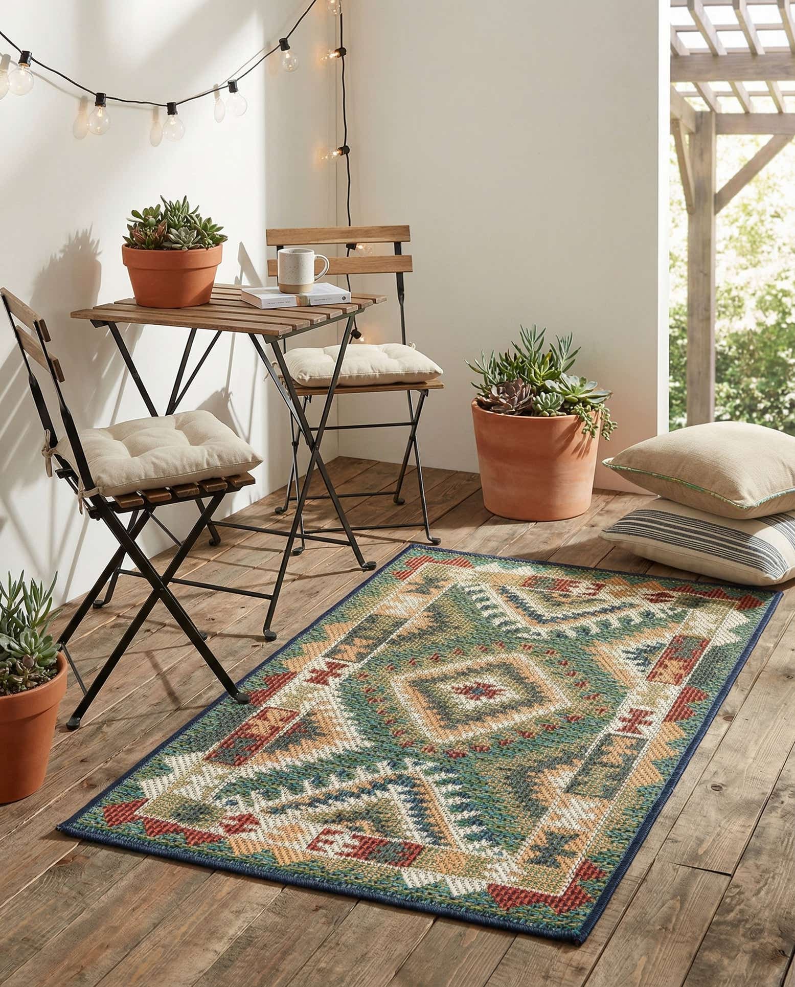 2' x 3' Easy-Clean Baja Indoor / Outdoor Rug