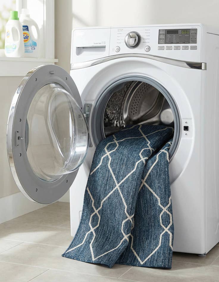 Detail image of 5' 3 x 8'  Washable Trellis Indoor / Outdoor Rug