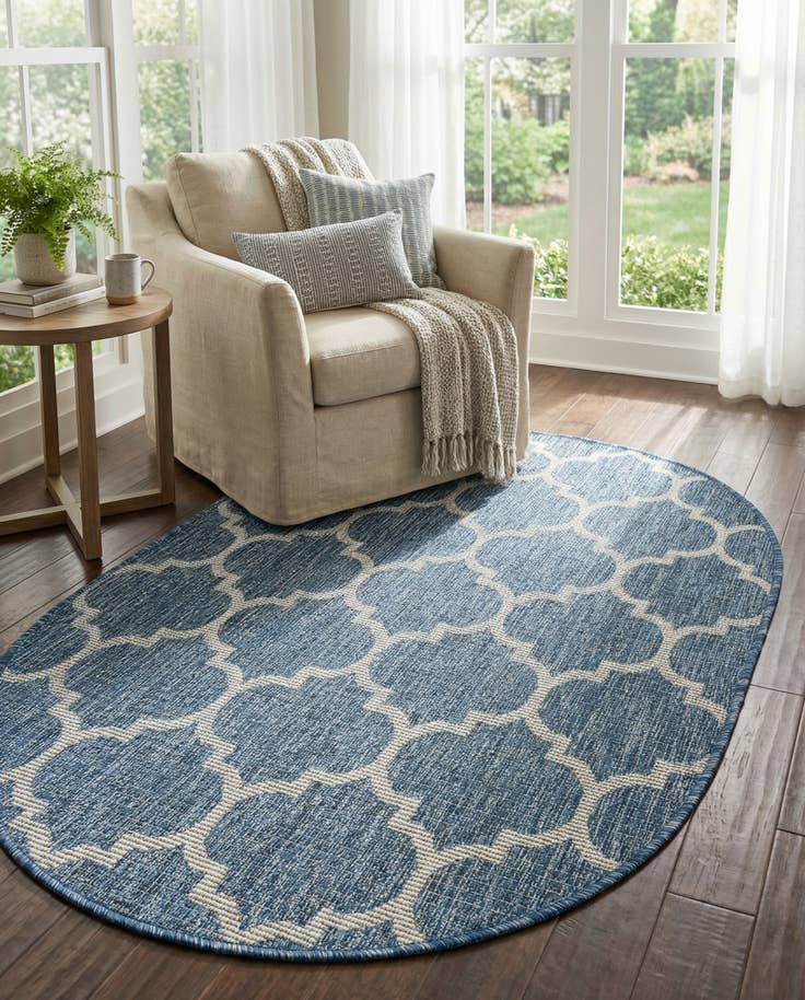 Detail image of 3' x 5' 3 Easy-Clean Lattice Indoor / Outdoor Oval Rug