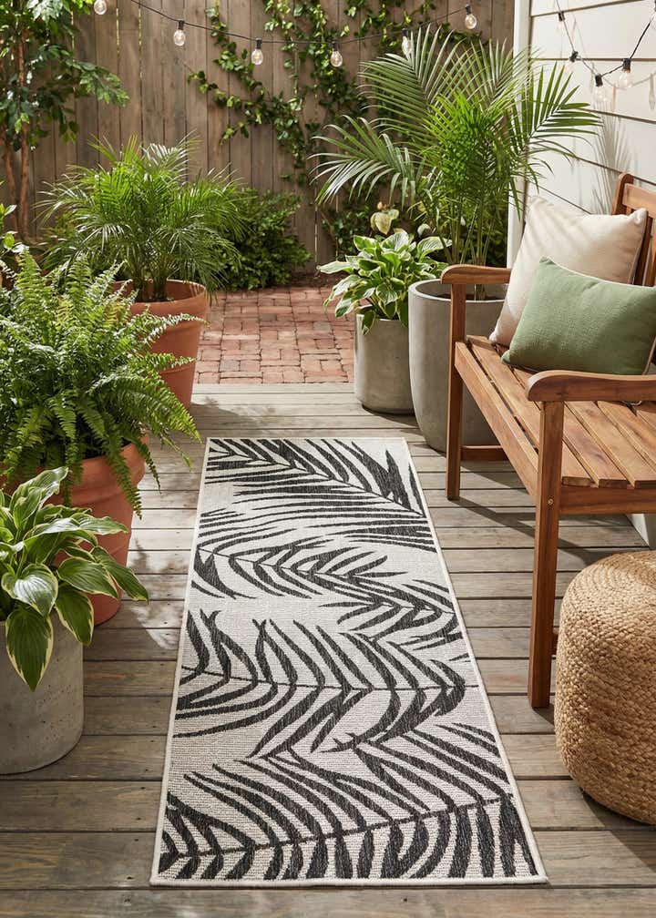 2' x 6' Easy-Clean Botanical Indoor / Outdoor Runner Rug