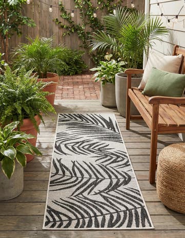 Charcoal Ivory Easy-Clean Botanical Indoor / Outdoor Runner Rug