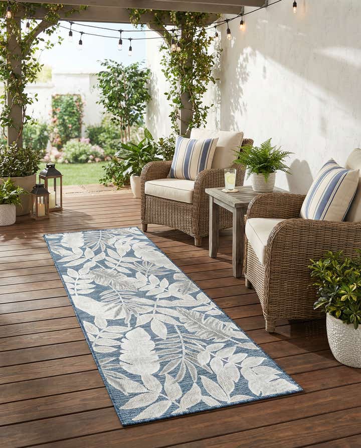 2' 2 x 6' Easy-Clean Botanical Indoor / Outdoor Runner Rug