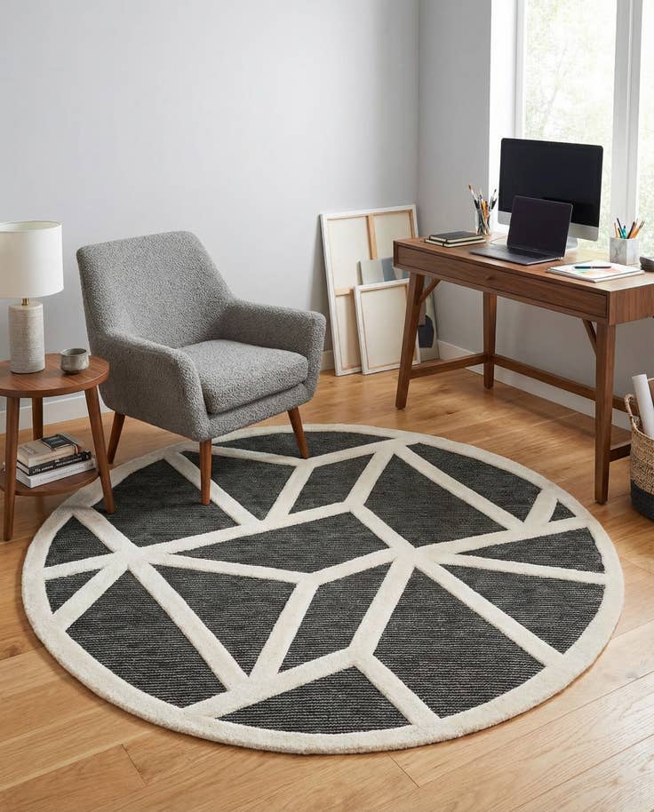 Detail image of 7' 10 x 7' 10 Prismatic Round Rug