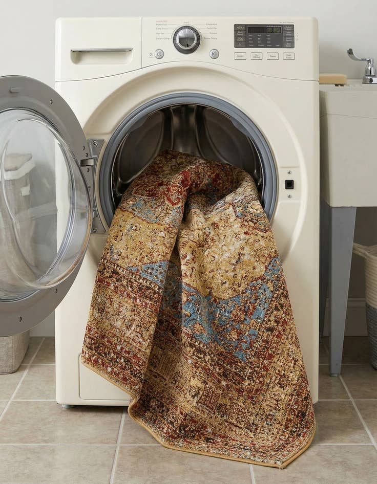 Detail image of 6' x 9'  Washable Traditional Indoor / Outdoor Rug