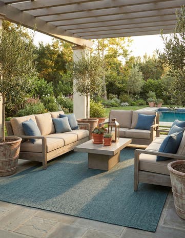 7' 10 x 11' Easy-Clean Solid Indoor / Outdoor Rug