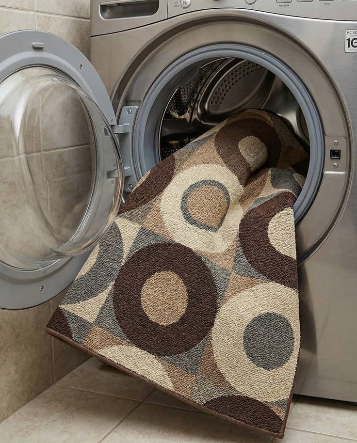 Detail image of 4' x 6' Washable Theia Rug