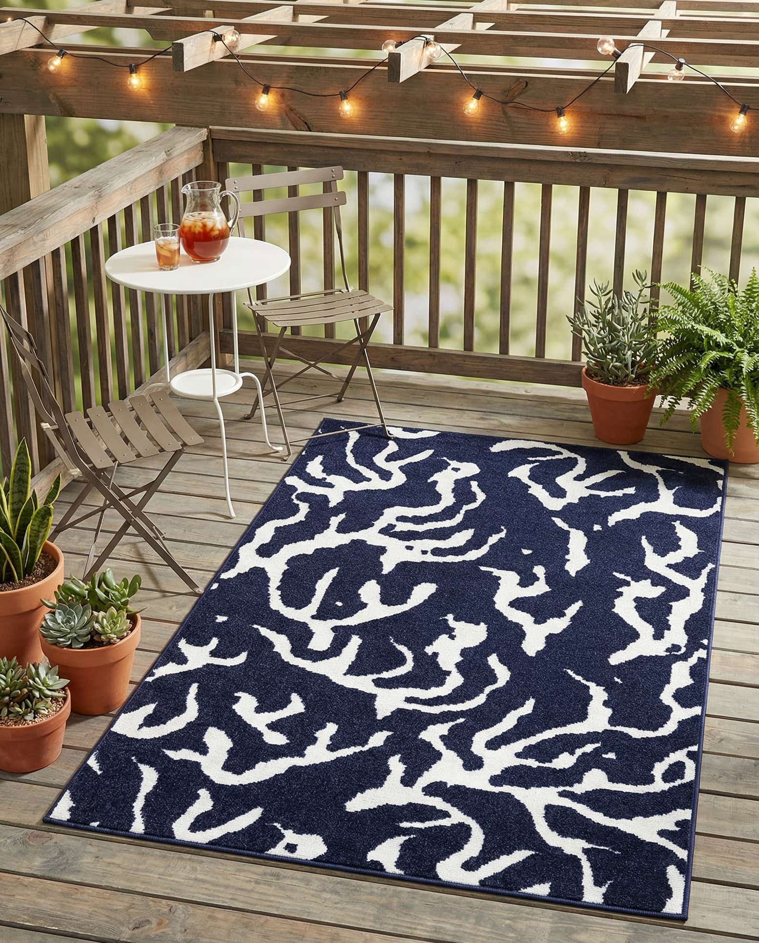 4' x 6' Easy-Clean Sabrina Soto Indoor / Outdoor Rug