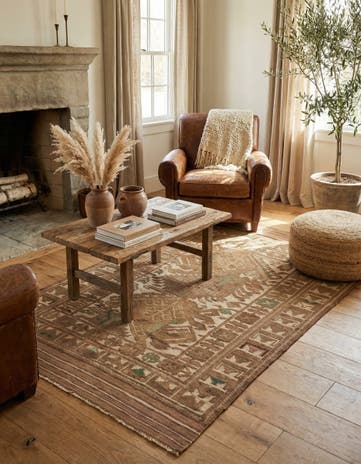 4' x 6' 7 Hand Woven Sumak Wool Rug