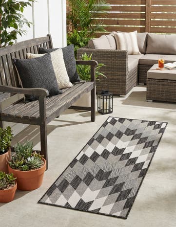 2' x 6' Easy-Clean Modern Indoor / Outdoor Runner Rug