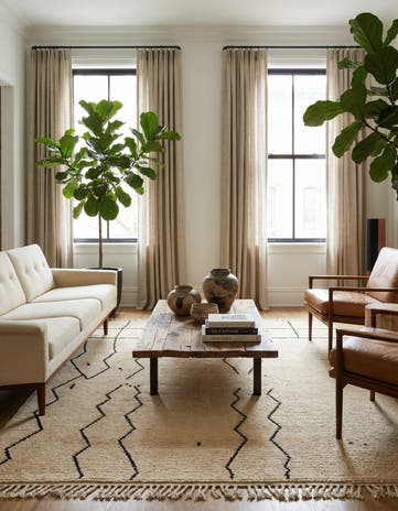 5' 10 x 7' 8 Hand Knotted Darya Wool Rug