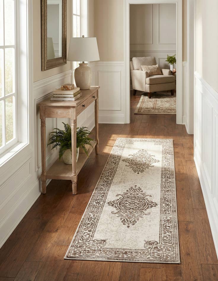 Detail image of  2' x 7' Hermitage Runner Rug