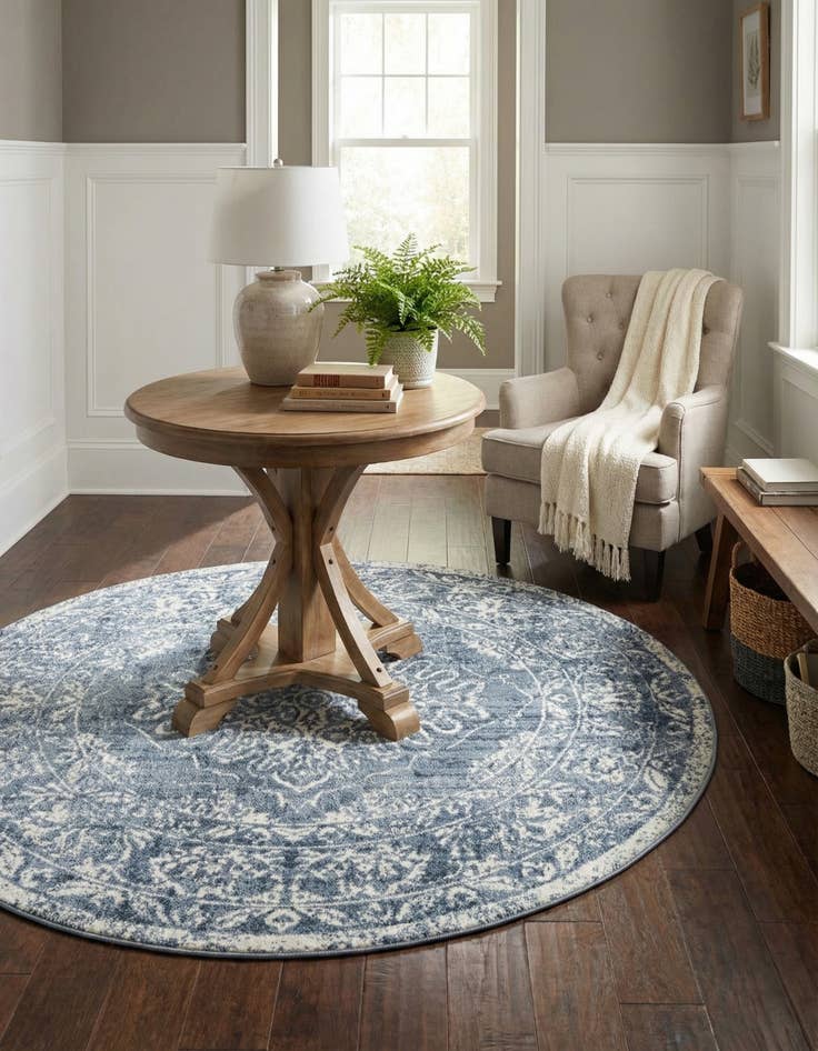 Detail image of 7' x 7' Oxford Round Rug