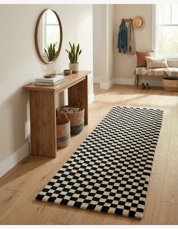 2' 7 x 10' Hand Tufted Wool Runner Rug