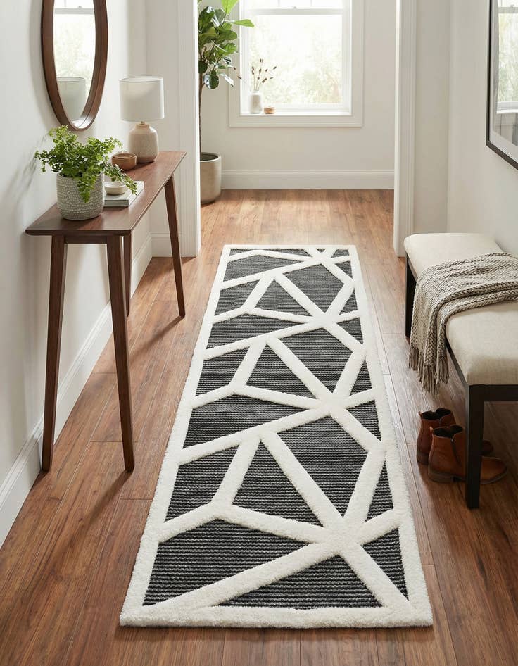 Detail image of 2' 7 x 8' Prismatic Runner Rug