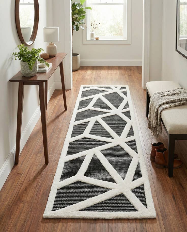 Detail image of 2' 7 x 8' Prismatic Runner Rug