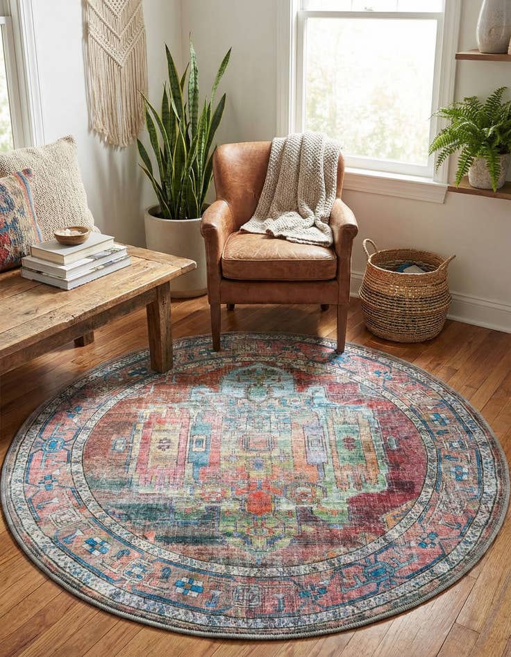 Detail image of  3' 3 x 3' 3  Washable Maahru Round Rug