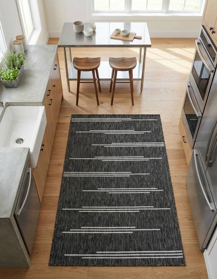Detail image of 4' x 6' Easy-Clean Modern Indoor / Outdoor Rug