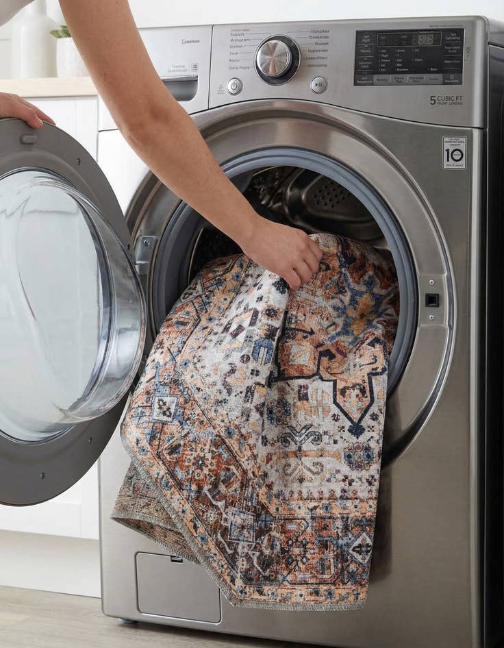 Detail image of 3' 3 x 3' 3  Washable Yara Octagon Rug