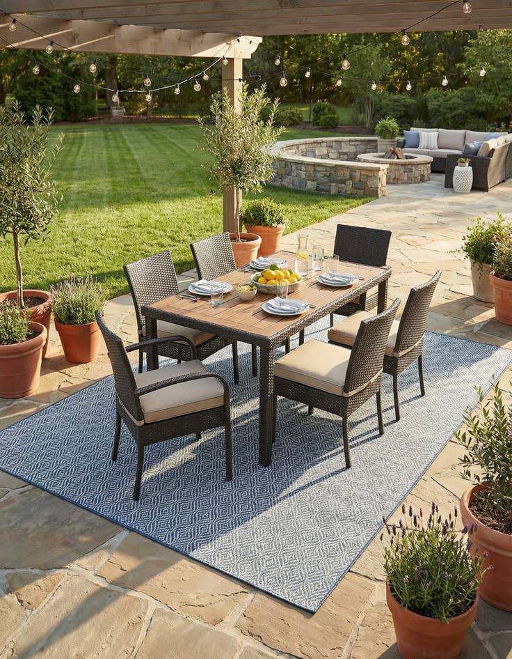 Detail image of 9' x 12'  Washable Trellis Indoor / Outdoor Rug