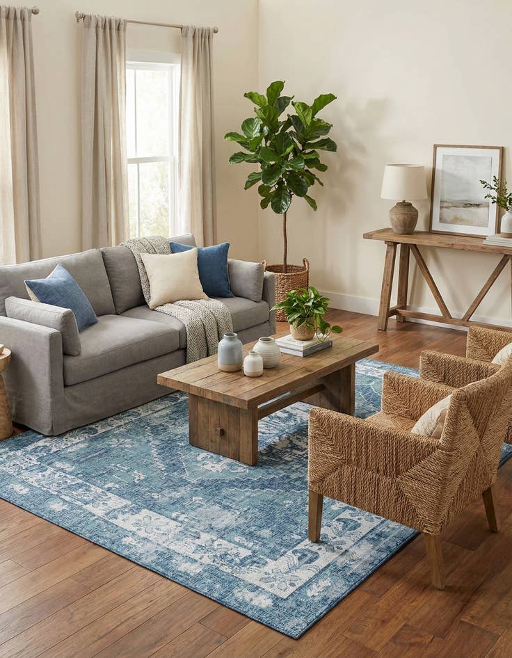 Detail image of  7' x 10'  Washable Traditional Indoor / Outdoor Rug