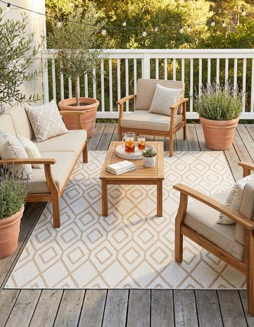 6' x 9' Easy-Clean Jill Zarin Turks and Caicos Indoor / Outdoor Rug