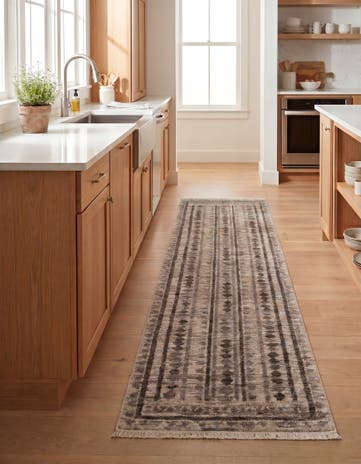2' 7 x 12' 6 Grand Tradition Rug