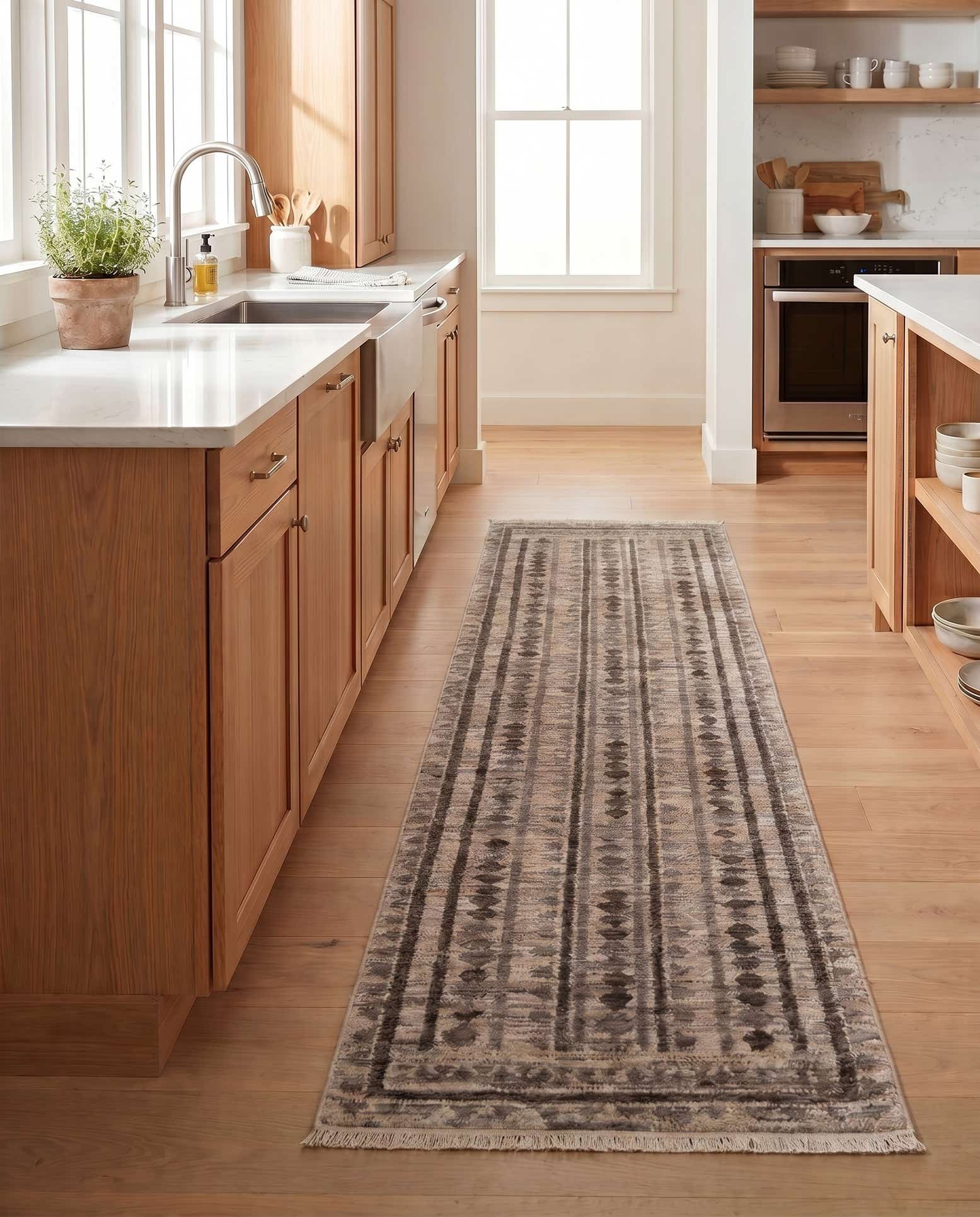 2' 7 x 12' 6 Grand Tradition Rug