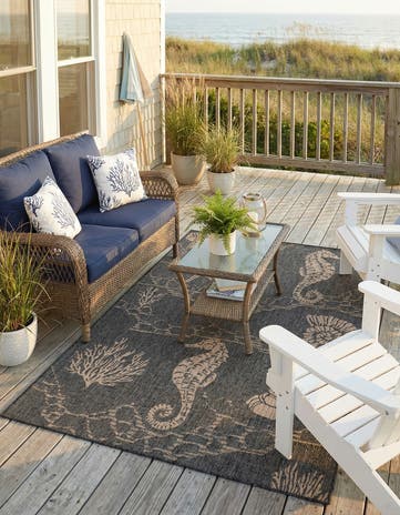 5' 3 x 8' Easy-Clean Coastal Indoor / Outdoor Rug