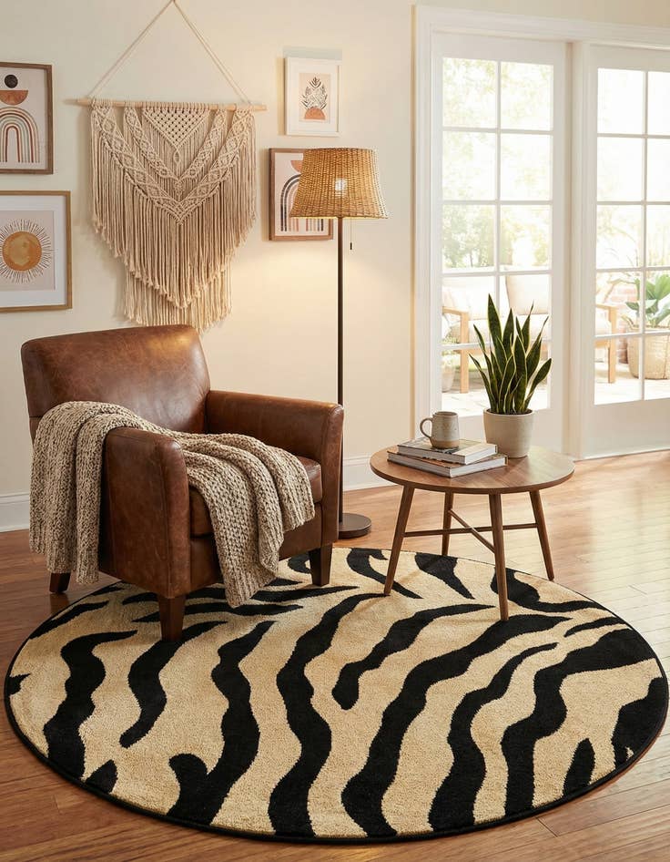 Detail image of 4' x 4' Safari Round Rug