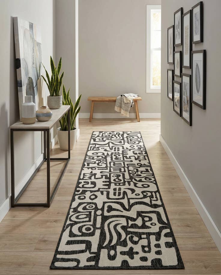 Detail image of 2' 7 x 12' Easy-Clean Modern Indoor / Outdoor Runner Rug