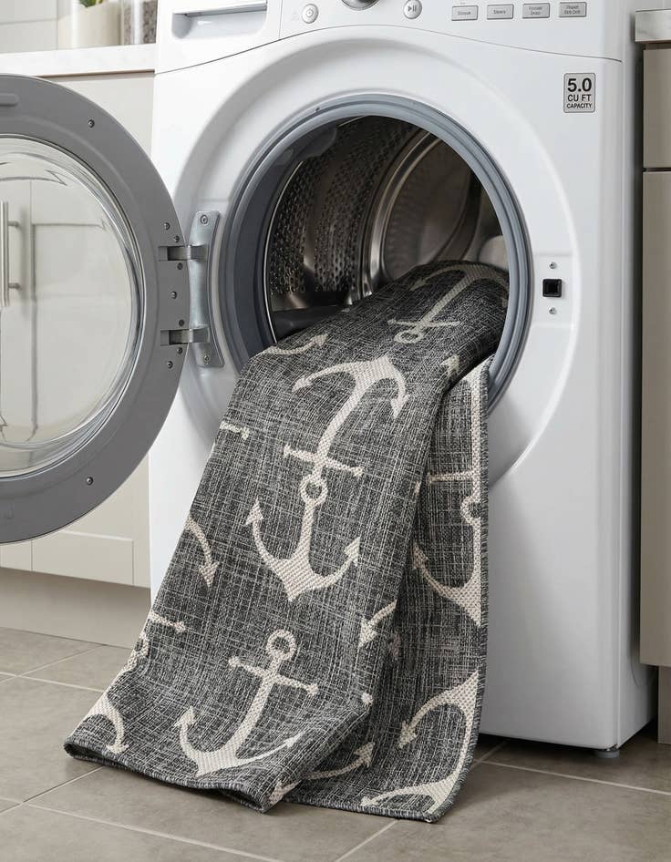 Detail image of 6' x 9'  Washable Coastal Indoor / Outdoor Rug