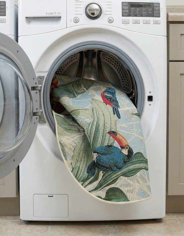 Detail image of  5' x 5'  Washable Botanical Indoor / Outdoor Round Rug